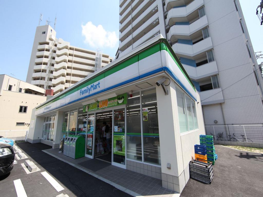 コンビニ　ファミリーマート千早店（コンビニ）（コンビニ）まで144m