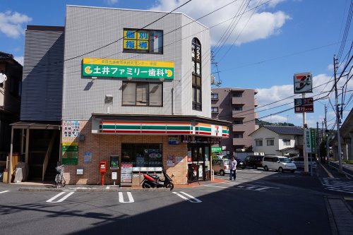 コンビニ　セブン-イレブン 広島上安店（コンビニ）まで313m