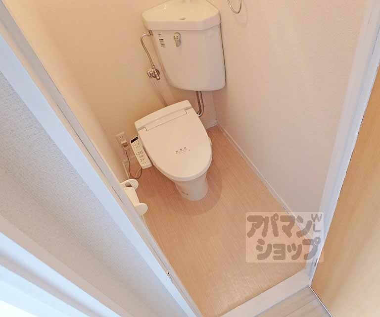 トイレ　足元ゆったり～！