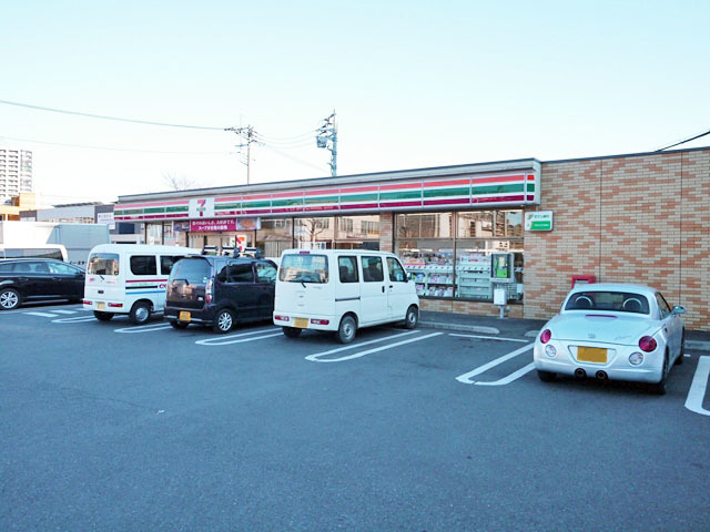 コンビニ　セブンイレブン大井うれし野店（コンビニ）まで200m