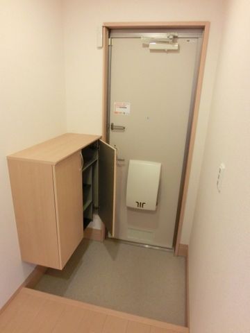 玄関　シューズＢＯＸ完備