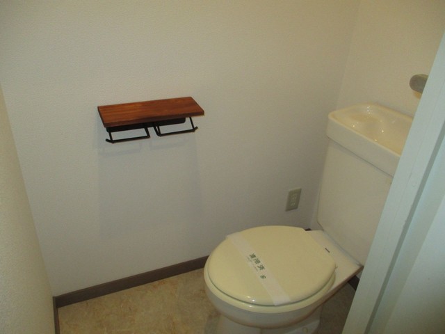 トイレ　同タイプの他の部屋の写真です