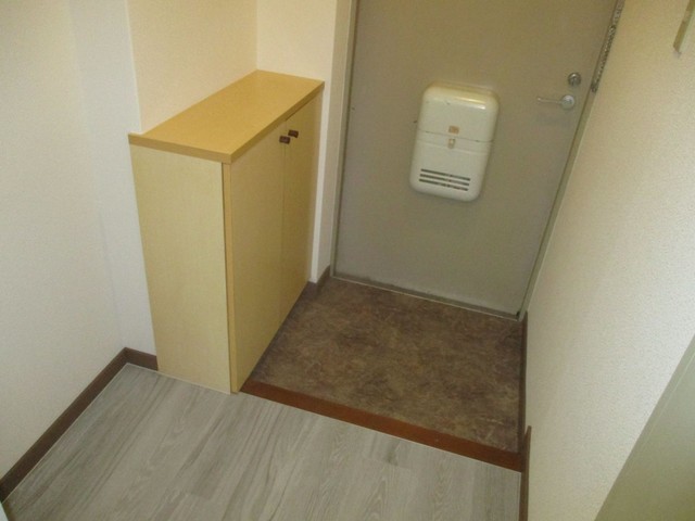 玄関　同タイプの他の部屋の写真です