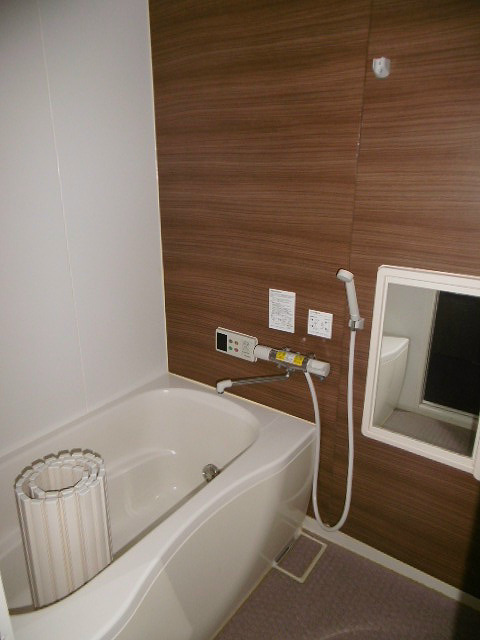 バス・シャワールーム　※写真は101号室のお部屋です。