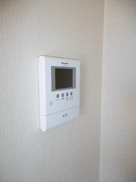 セキュリティ　ＴＶモニターホン　※写真は101号室のお部屋です。