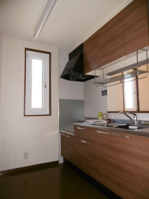 キッチン　※写真は101号室のお部屋です。