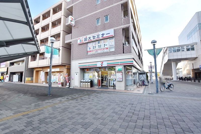 コンビニ　セブンイレブン浦和美園駅前店（コンビニ）まで680m