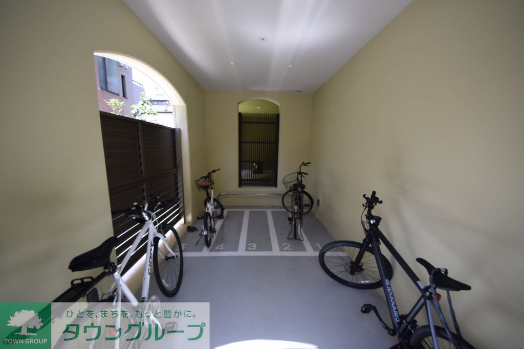 駐車場　駐車場