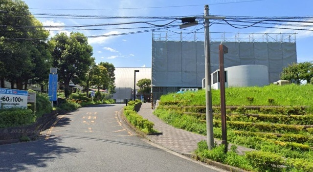 図書館　横浜市旭図書館（図書館）まで1600m