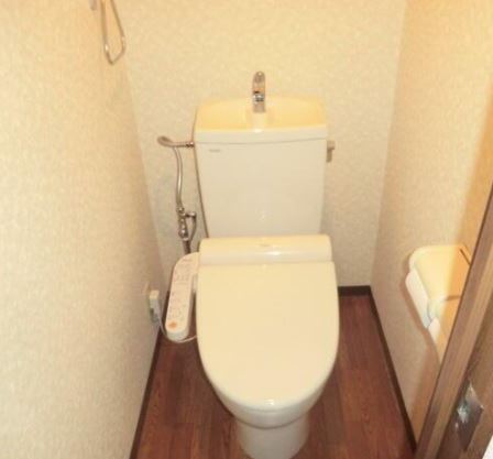 トイレ　嬉しい温水洗浄便座♪