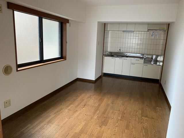 都営三田線 西台駅 徒歩8分 7階建 築35年の居間写真