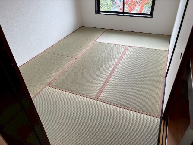 その他部屋・スペース　和室６帖（右）