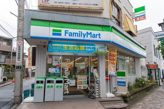 コンビニ　ファミリーマート 下赤塚店（コンビニ）まで182m