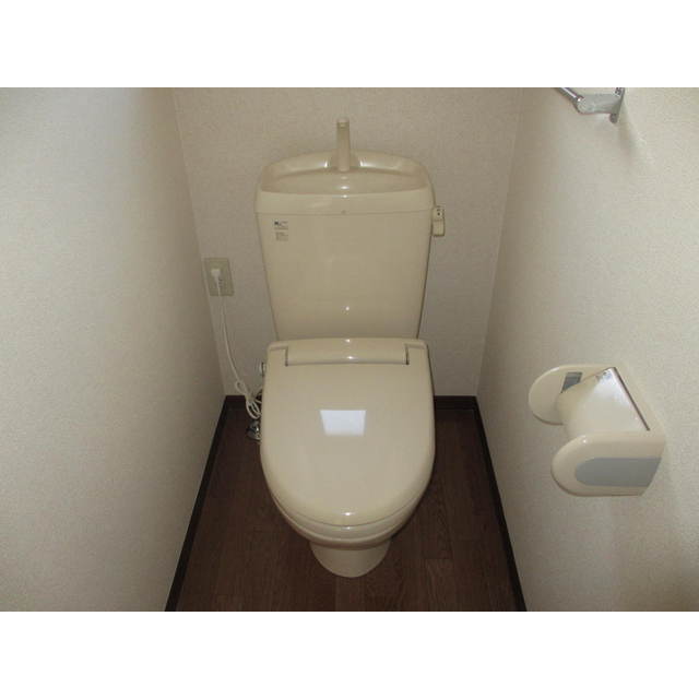 トイレ　※写真は反転タイプのものです。