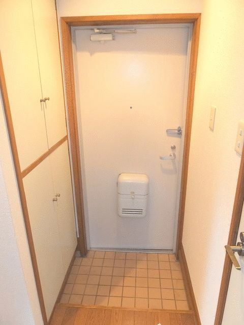 玄関　タウンハウジング調布店まで♪
