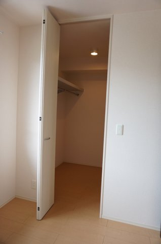 収納　ウォークインクローゼット