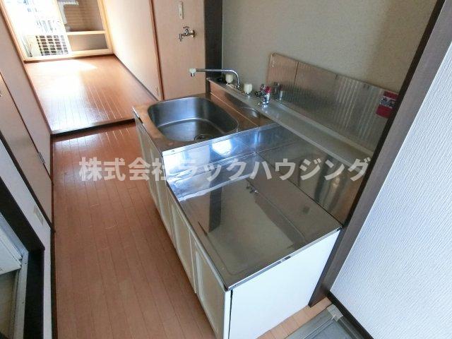 キッチン　☆水回りは、快適なシステムキッチンが充実♪ 【お部屋さがしは