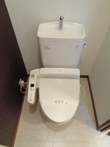 トイレ　温水洗浄暖房便座
