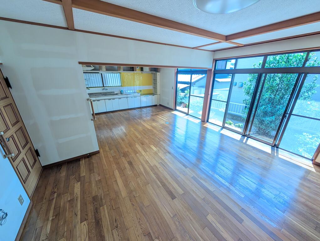 中庄一戸建て貸家の居間写真