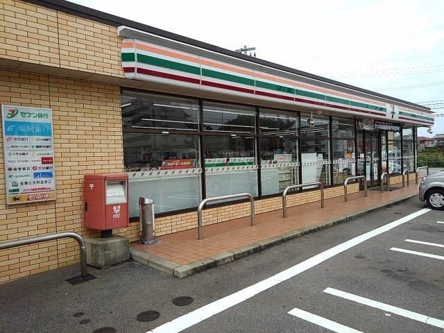 コンビニ　セブンイレブン塩浜１丁目店（コンビニ）まで700m