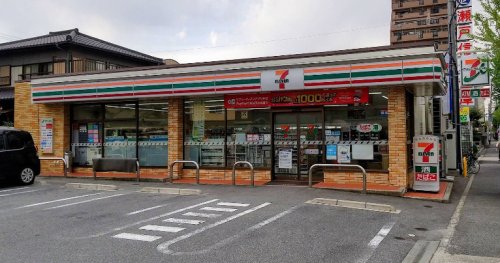 コンビニ　セブンイレブン 名古屋弥生町店（コンビニ）まで352m