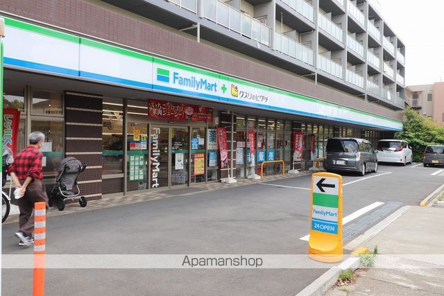 コンビニ　ファミリーマート（コンビニ）まで91m