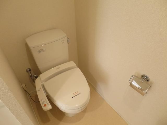 トイレ　温水洗浄便座付き