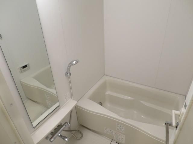 バス・シャワールーム　綺麗で広いバスルーム