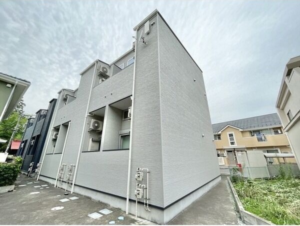 杜のアパートメントB棟の外観写真