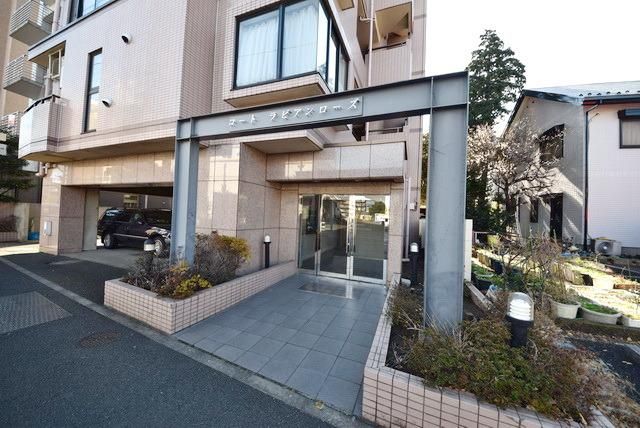 エントランス　お問い合わせはタウンハウジング府中店