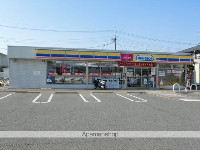 コンビニ　ミニストップ（コンビニ）まで438m