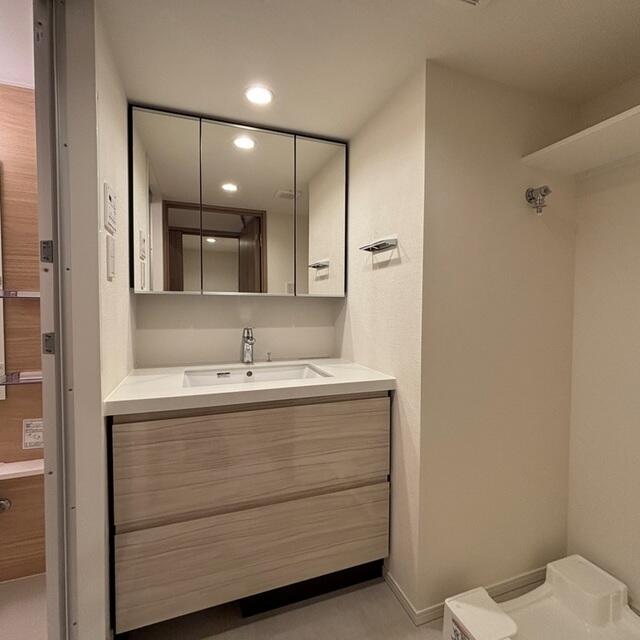 洗面設備　※写真は同タイプ住戸です。