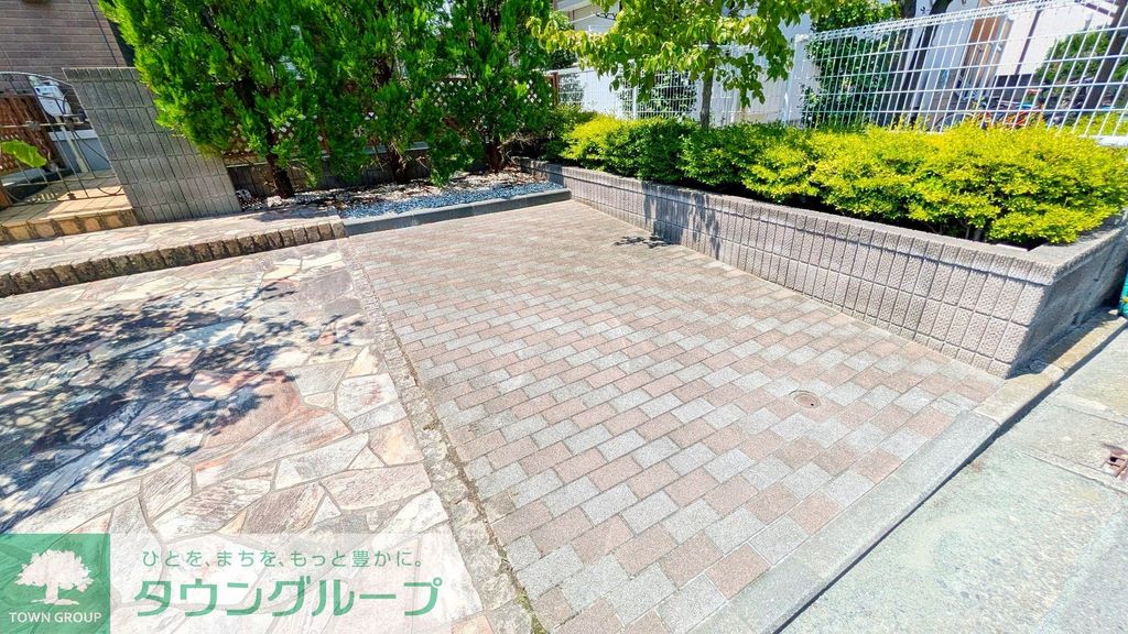 駐車場　庭