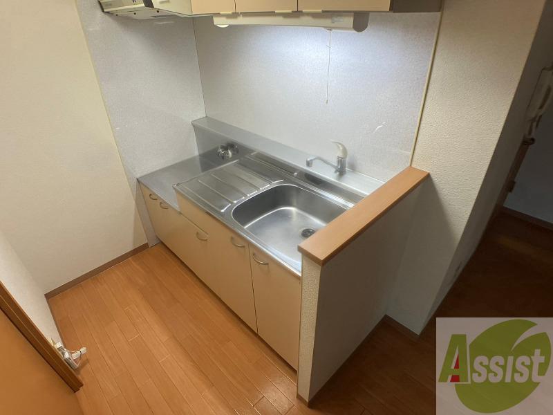 キッチン　キッチンです。ご自身でコンロを設置していただけます。