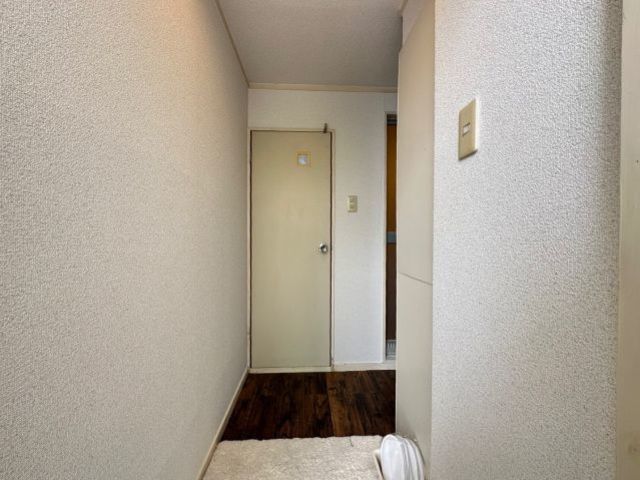 玄関　別部屋の写真です