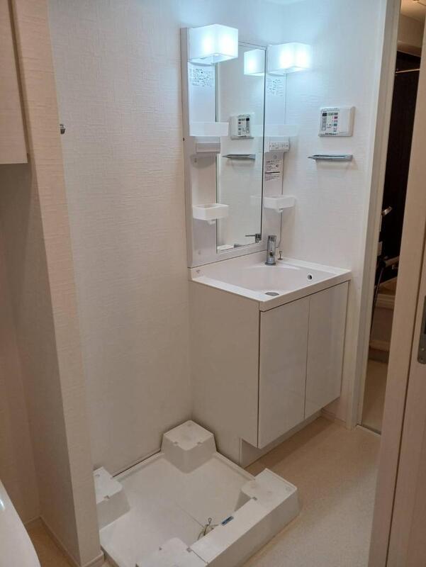 洗面設備　別部屋反転写真