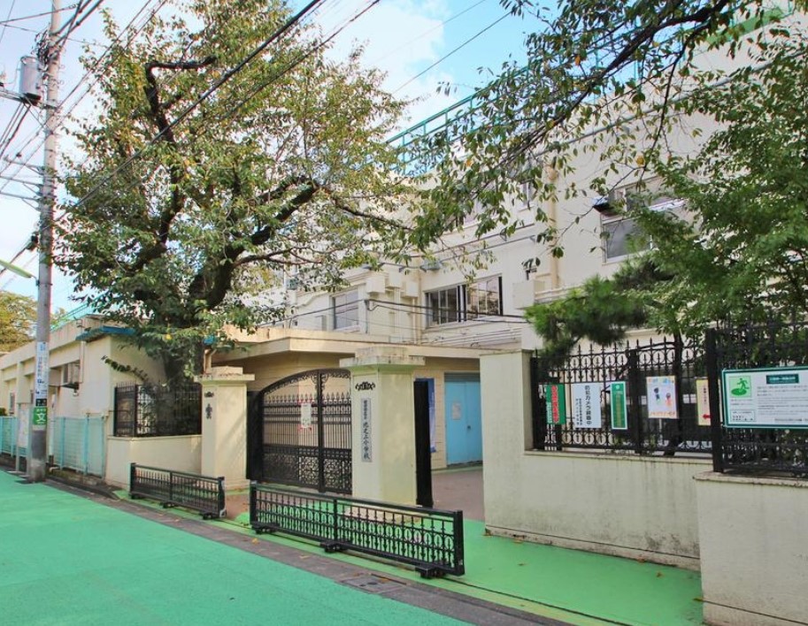 小学校　世田谷区立池之上小学校（小学校）まで100m