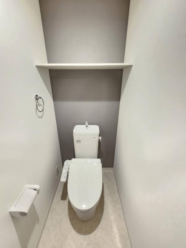 トイレ　※写真は別号室のものですので現状優先とさせていただきます