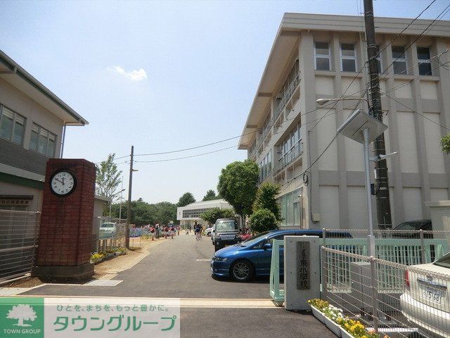 小学校　東小学校（小学校）まで950m