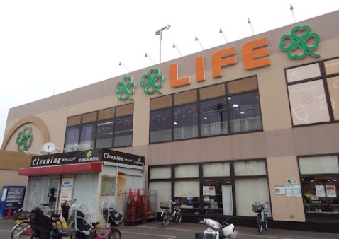 スーパー　ライフ 川崎桜本店（スーパー）まで747m