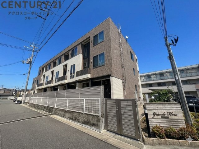 建物外観　敷地内駐車場あり！