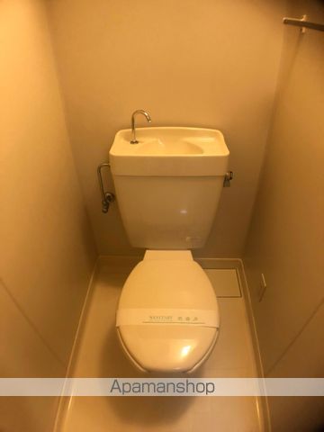 ＪＲ東海道本線 草津駅 バス乗車時間：10分 最寄りバス停で下車 徒歩3分 9階建 築30年のトイレ写真