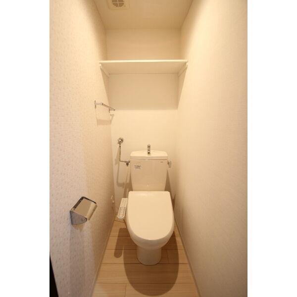 ＪＲ函館本線 発寒中央駅 徒歩5分 4階建 築13年のトイレ写真