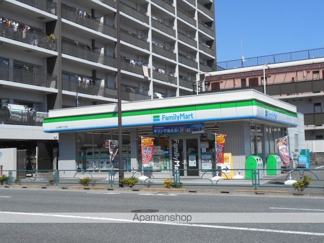 コンビニ　ファミリーマート（コンビニ）まで1540m