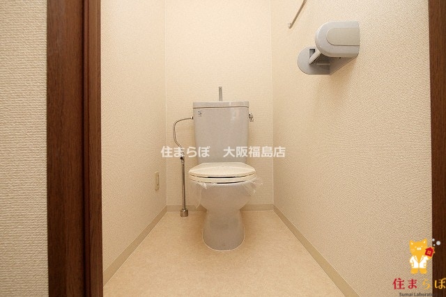 地下鉄長堀鶴見緑地線 西大橋駅 徒歩1分 12階建 築26年のトイレ写真