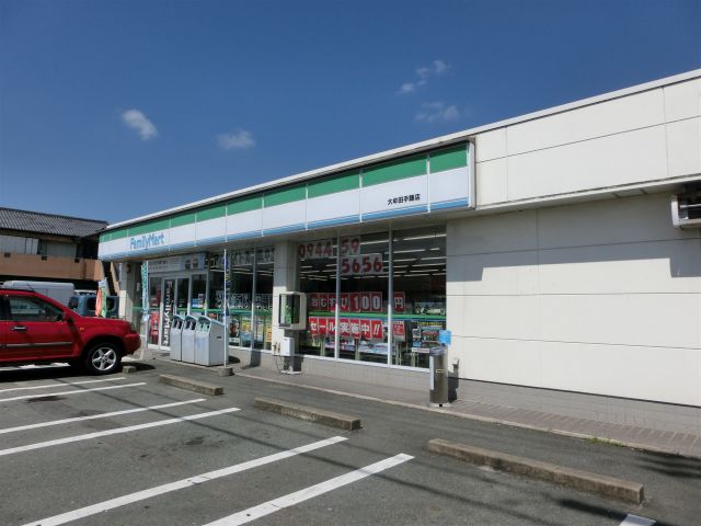 コンビニ　ファミリーマート 大正町店（コンビニ）まで400m