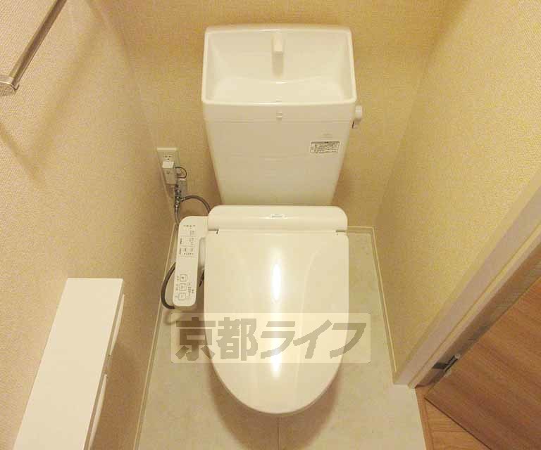 トイレ　ウォシュレットついています