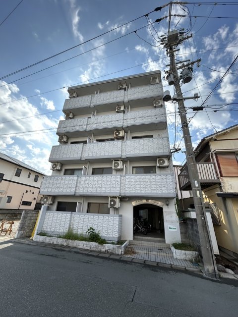 カモエKマンションの外観写真