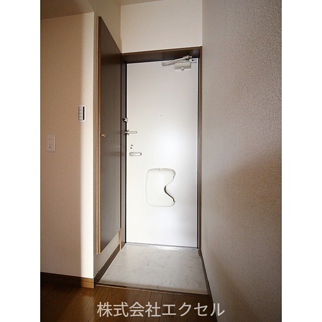 玄関　シューズボックス付きの玄関です。