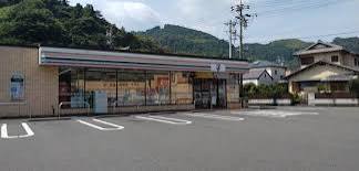 コンビニ　セブンイレブン 静岡丸子北店（コンビニ）まで824m